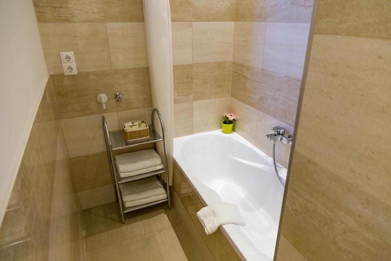 Balaton Delux Apartment Budapeşte Dış mekan fotoğraf